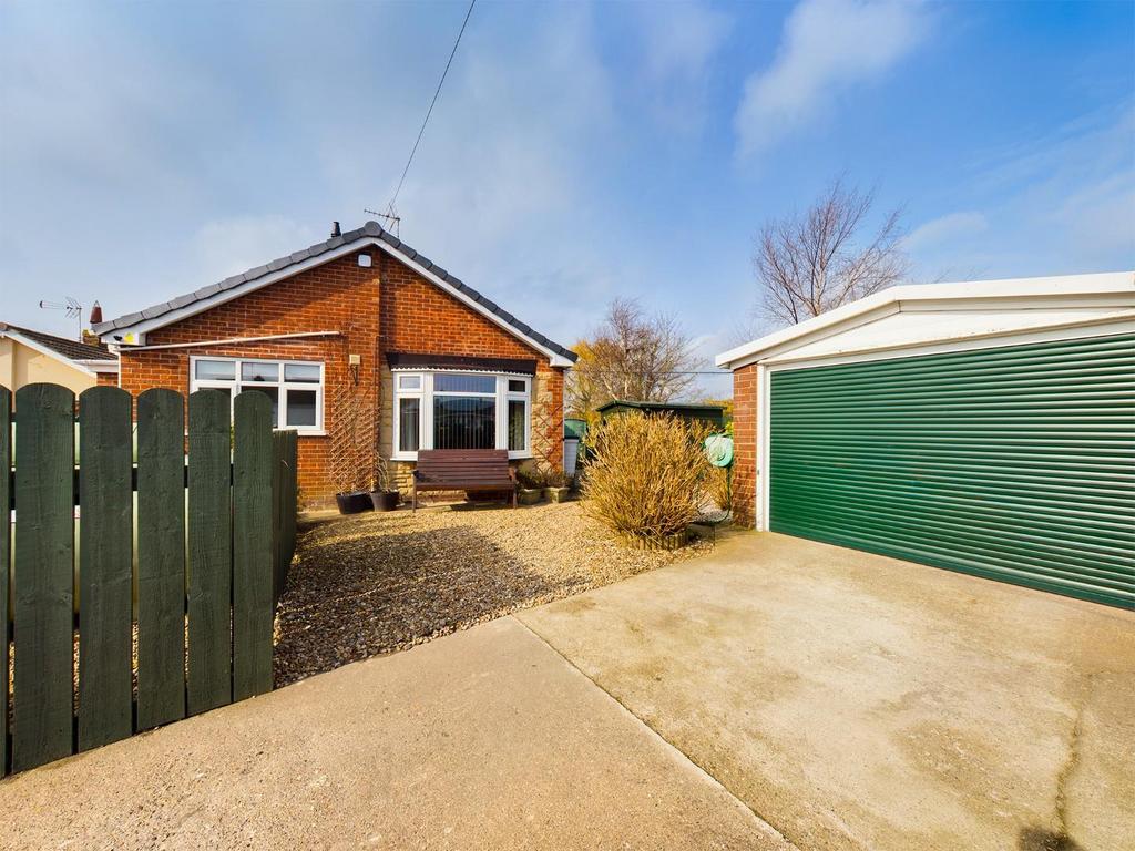 Castle View, Skipsea, Driffield 2 bed detached bungalow for sale £275,000