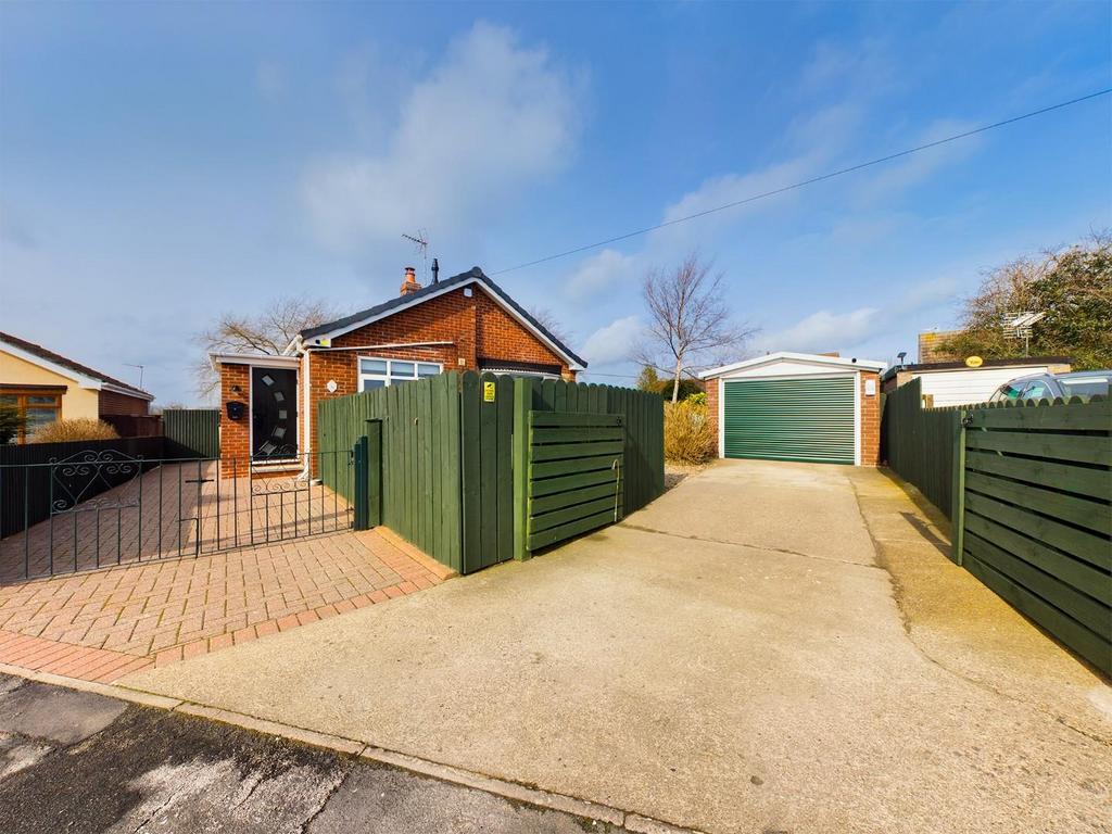 Castle View, Skipsea, Driffield 2 bed detached bungalow for sale £275,000