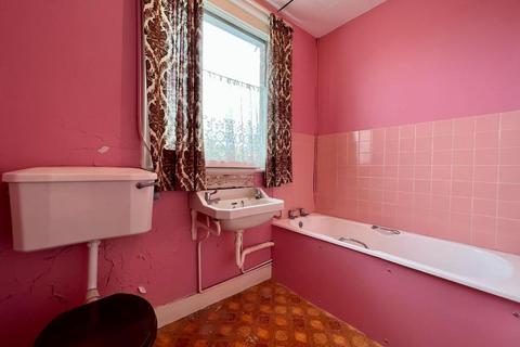 23 Dolphins Road, Folkestone, CT19 5PL