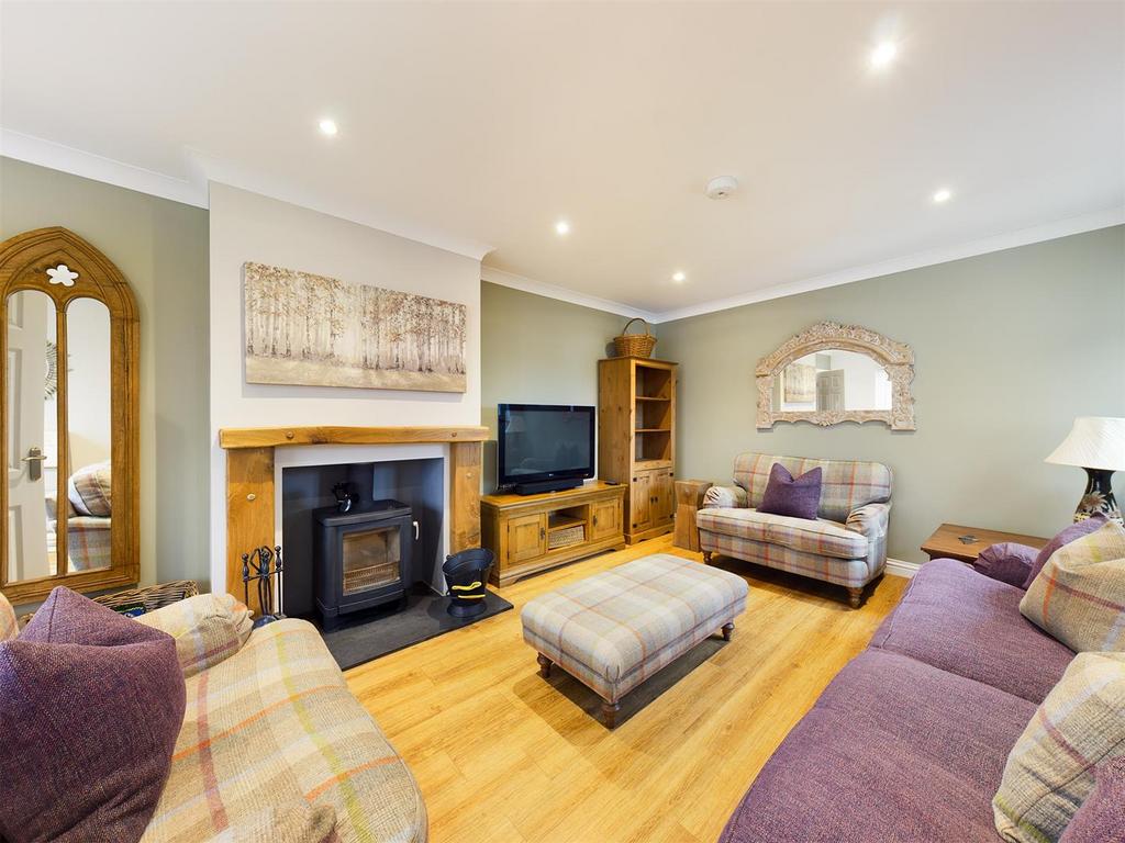 St. GilesontheHeath, Launceston 4 bed detached house £1,600 pcm (£