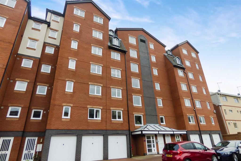 Dolphin Quay, North Shields 2 bed apartment £725 pcm (£167 pw)
