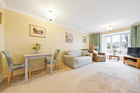 1 bedroom apartment for sale - Oak Lodge, New Road, Crowthorne, Berkshire, RG45 6SL