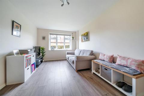 2 bedroom apartment for sale - Emerson Court, Albert Walk, Crowthorne, RG45 7EB