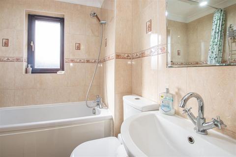 2 bedroom property to rent - Primatt Crescent, Shenley Church End