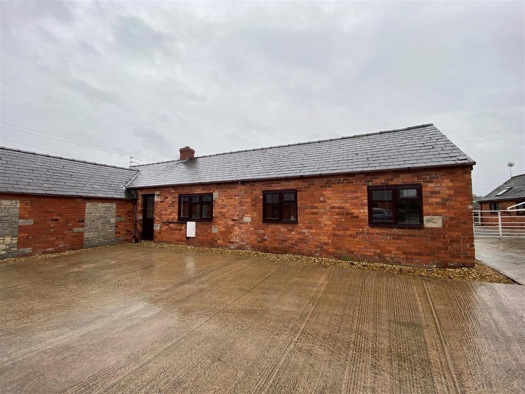 Highfields Farm, Wem, Shrewsbury 3 bed barn conversion £850 pcm (£196 pw)