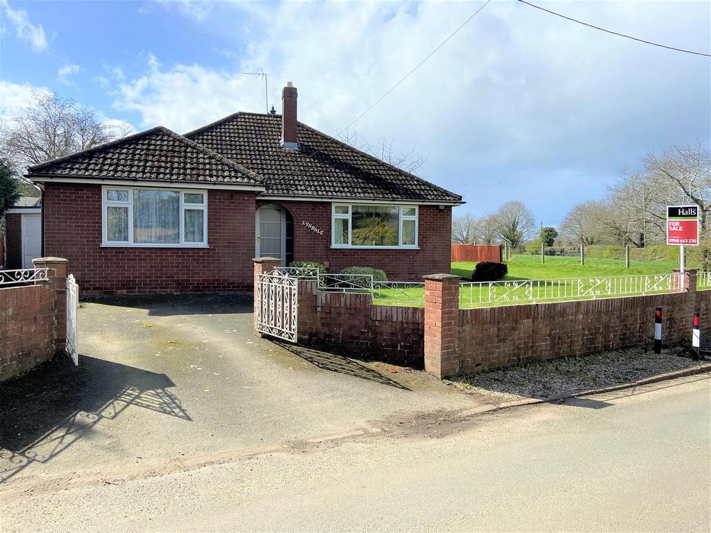Tilley, Wem, Shrewsbury 3 bed bungalow for sale £395,000
