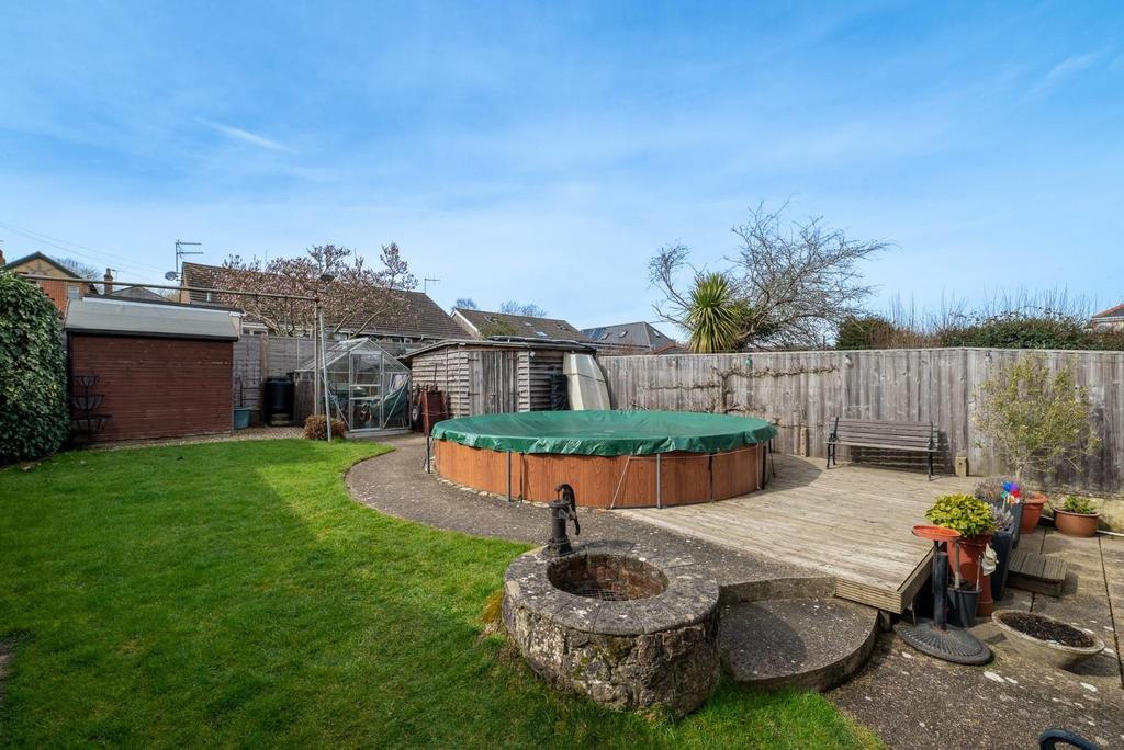 New Road, Wootton Bridge, Ryde 3 bed semidetached house for sale £