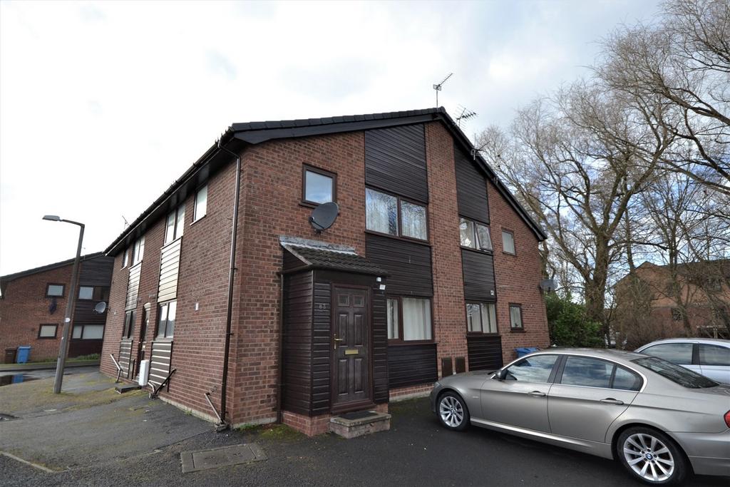 Badgers Walk East, Lytham, FY8 1 bed apartment £100,000