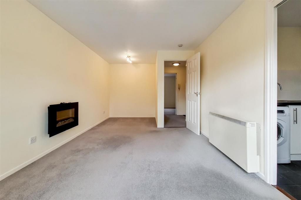 Wesley Drive Egham 1 bed flat £215,000