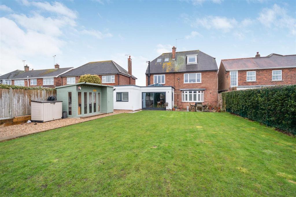 48 Spencers Way, Driffield, YO25 6RH 4 bed detached house £465,000