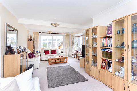 6 Beresford Road, London, E4 6ED