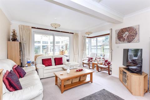 6 Beresford Road, London, E4 6ED
