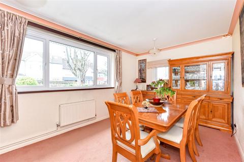 6 Beresford Road, London, E4 6ED