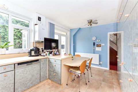 6 Beresford Road, London, E4 6ED