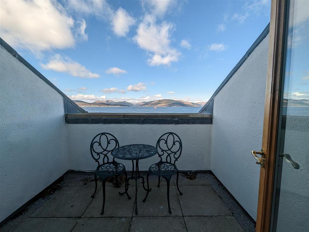 Glenkin balcony 1.jpg
