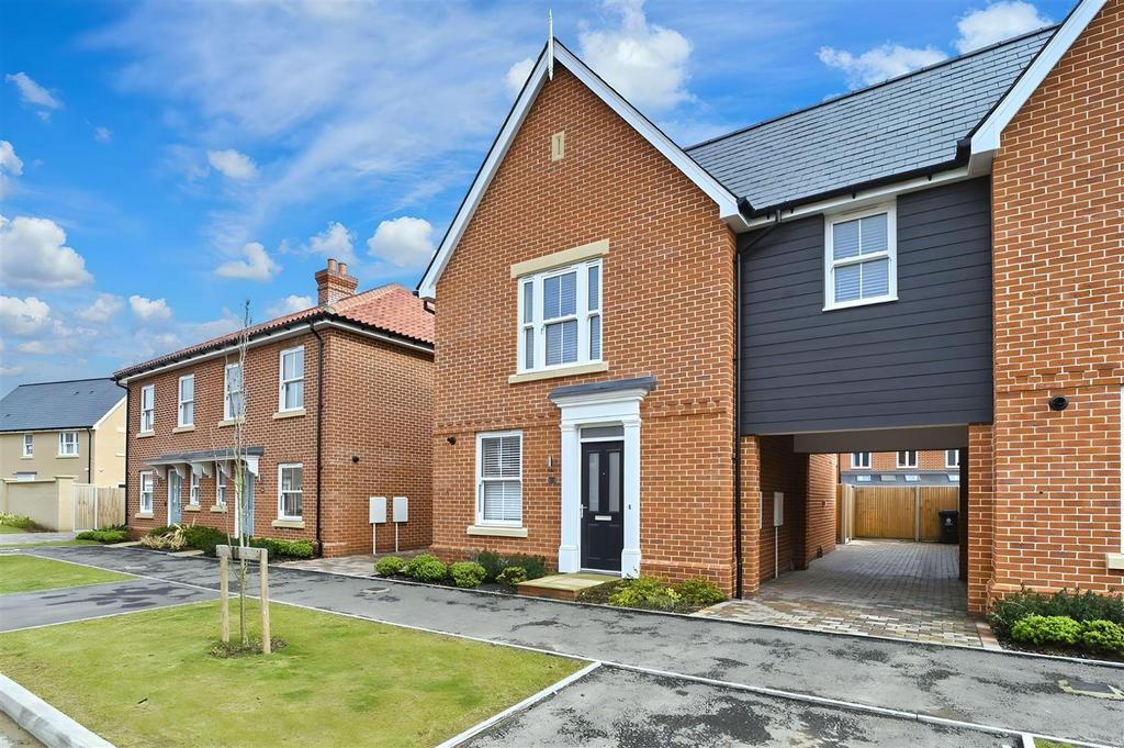 Rosefields, Lawford Green, Lawford 3 bed link detached house for sale