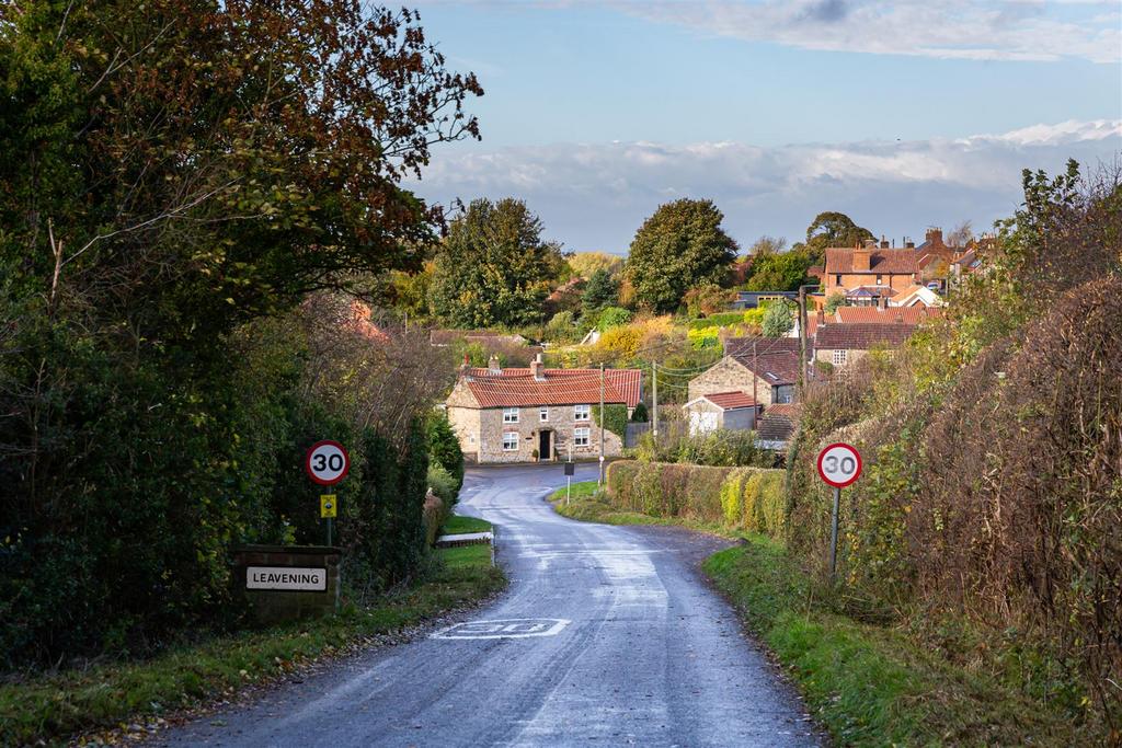 Preston Hill, Leavening, Malton 4 bed detached house £475,000