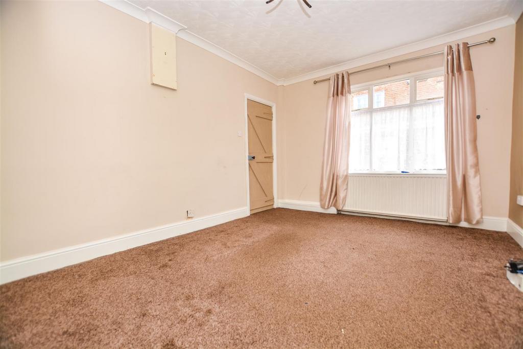 Fleetgate, BartonUponHumber 3 bed detached house for sale £185,000