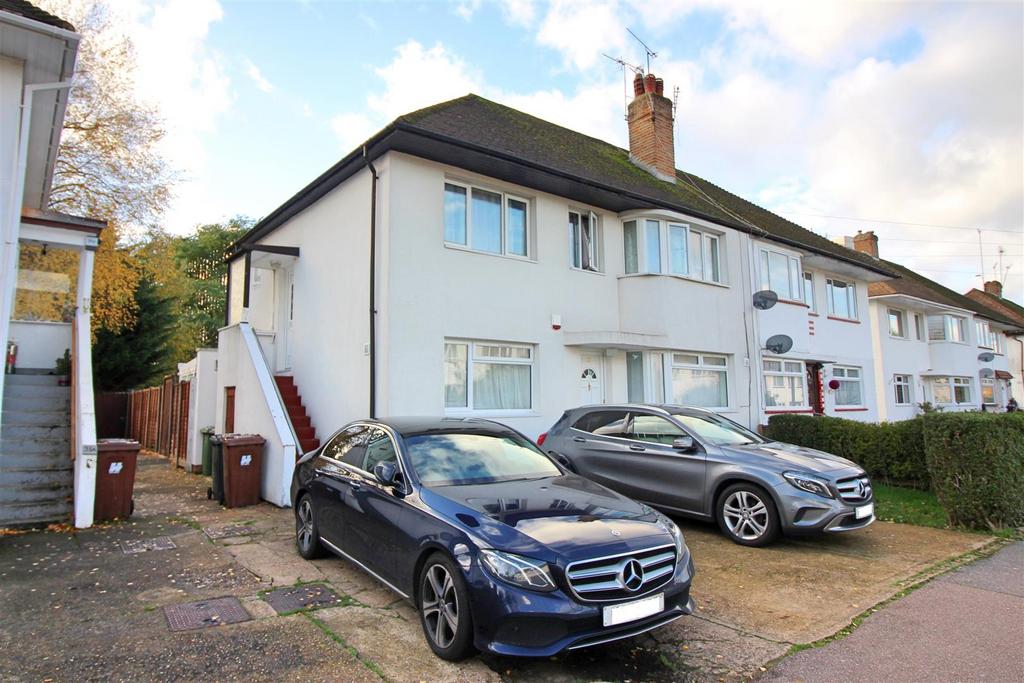 Eldon Avenue, Borehamwood 3 bed flat £329,950