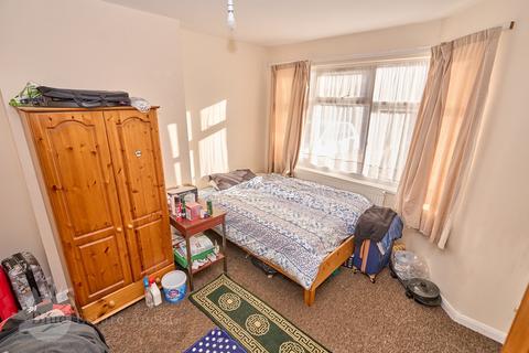 19 Francis Road, Hounslow, TW4 7JU