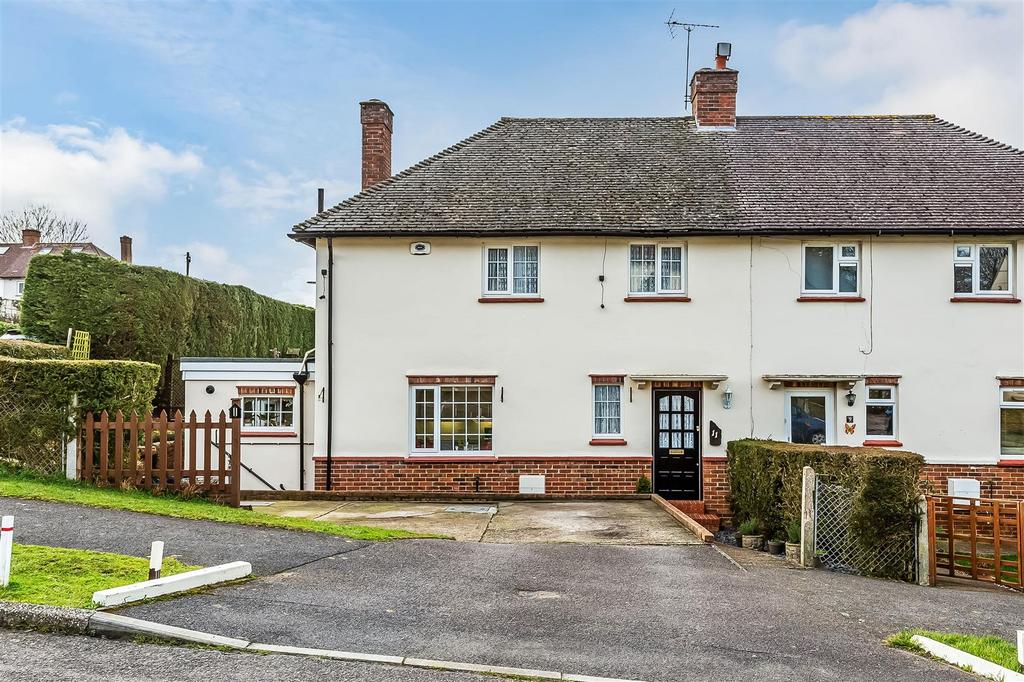 Kenrick Square, Bletchingley 3 bed semidetached house £497,000