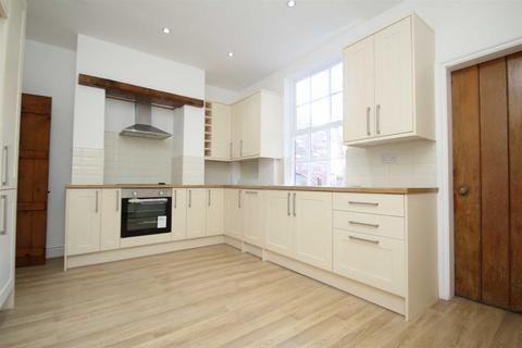 2 bedroom terraced house to rent - Hale View