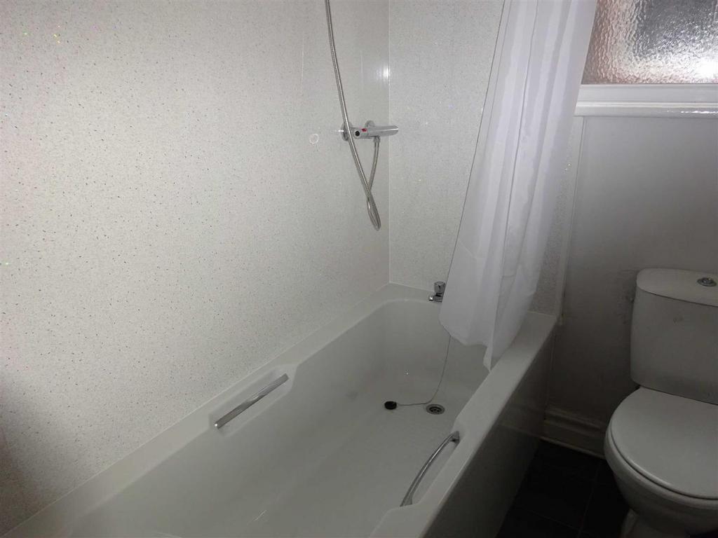 Dene Crescent, Wallsend 2 bed flat £450 pcm (£104 pw)