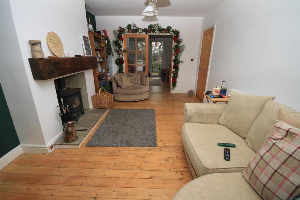 Simpson Grove, Idle 2 bed semidetached house £220,000