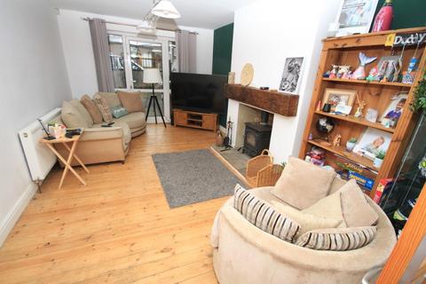 10 Simpson Grove, Bradford, BD10 9SD