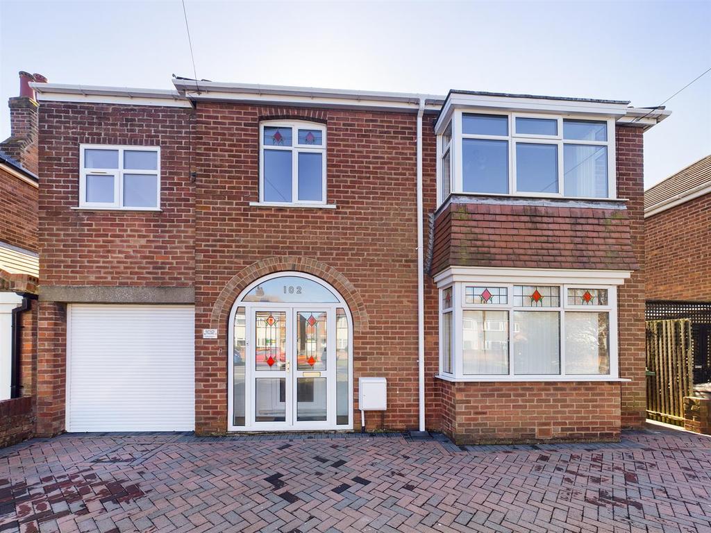Queensgate, Bridlington 4 bed detached house for sale £295,000