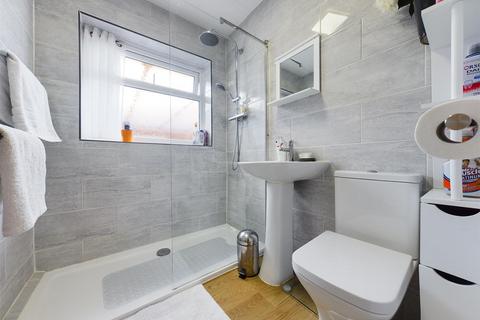 24 Beacon Road, Bridlington, YO16 6UX