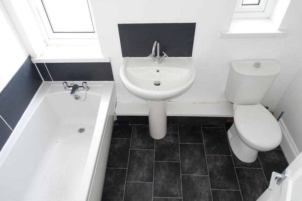 Charlbury Road, Middlesbrough, TS3 8JT 3 bed terraced house £550 pcm