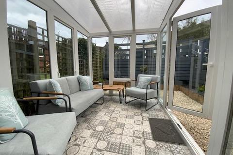 56 Gorsey Lane, Ashton-under-lyne, OL6 9BT