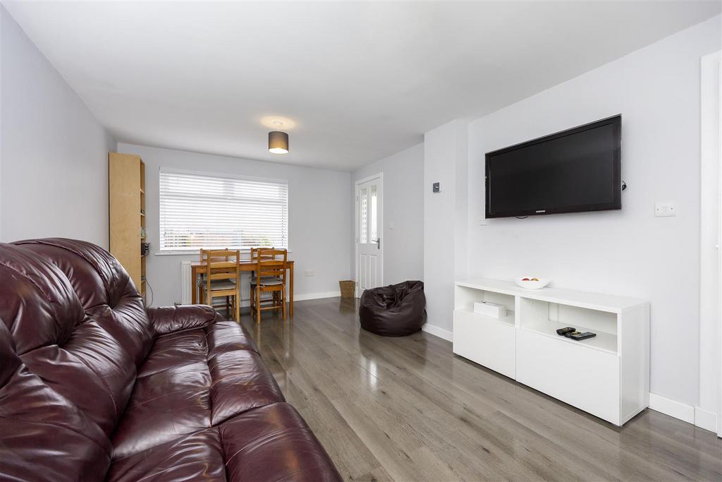 Alloway Drive, Kirkintilloch, Glasgow 3 bed terraced house for sale £