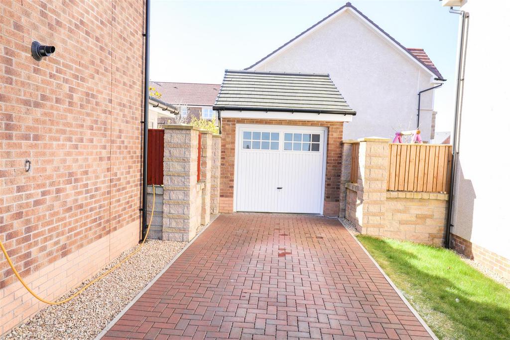 Kilcruik Road, Kinghorn, Burntisland 3 bed detached house £264,995
