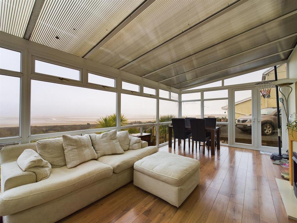 Elgin Road, Pwll, Llanelli 4 bed semidetached house for sale £240,000