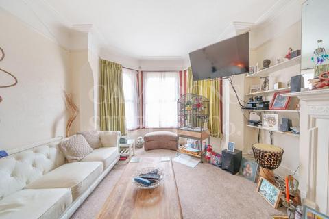 3 bedroom house for sale, Dewsbury Road, London, NW10
