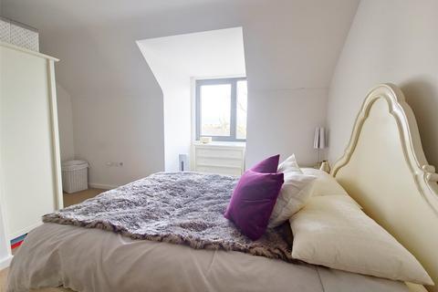 1 bedroom apartment to rent, Suttons Lane, Hornchurch, RM12