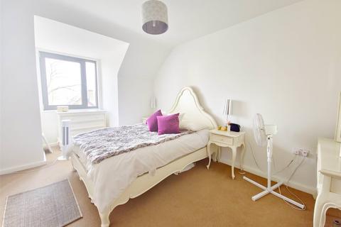 1 bedroom apartment to rent, Suttons Lane, Hornchurch, RM12