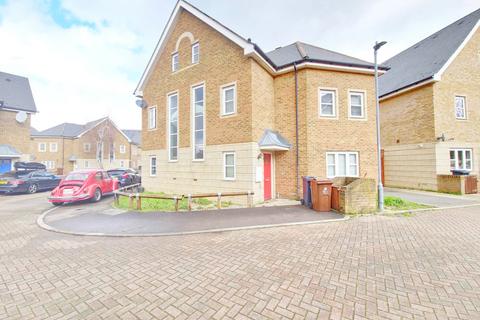 Simmons Drive, Dagenham, RM8