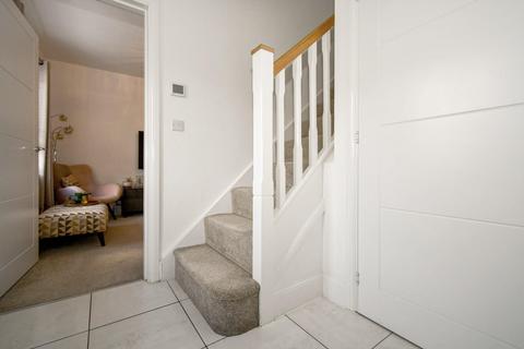 9 Briggs Way, Bradford, BD10 0EG