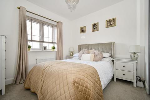 9 Briggs Way, Bradford, BD10 0EG