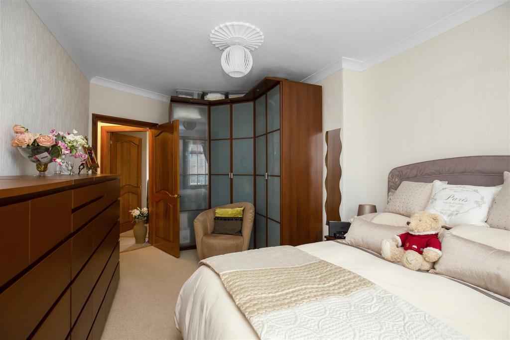 32 Gladstone Place Dunfermline 12.jpg