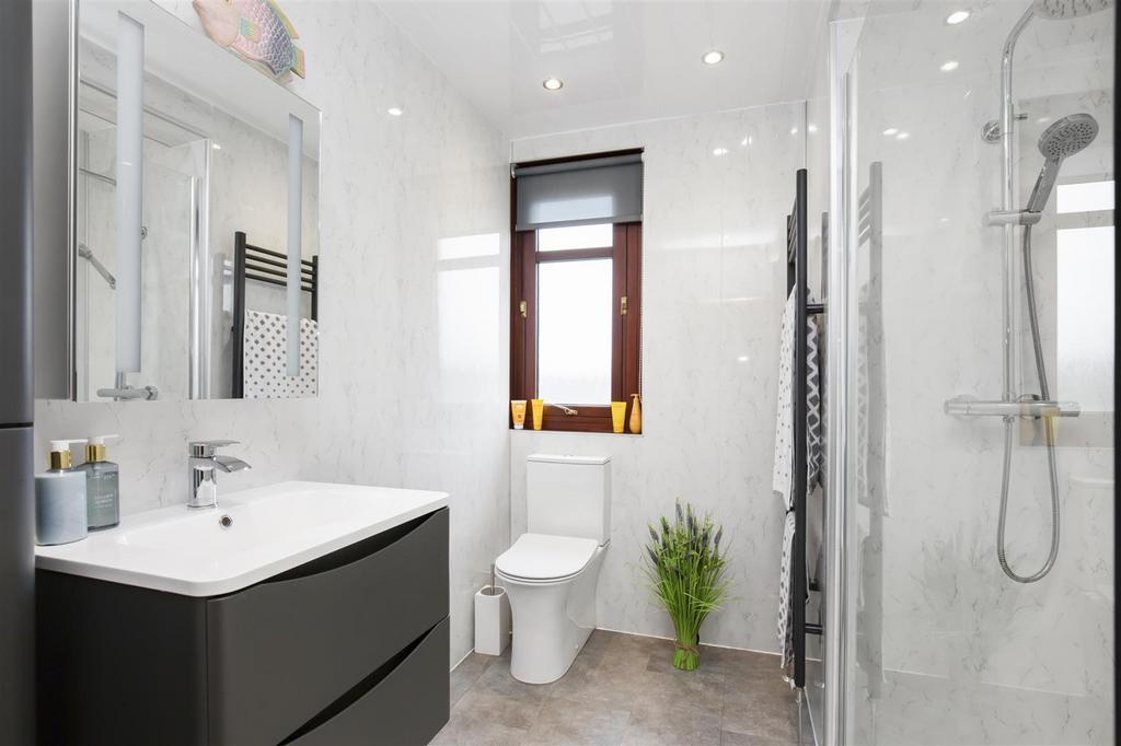 32 Gladstone Place Dunfermline 15.jpg