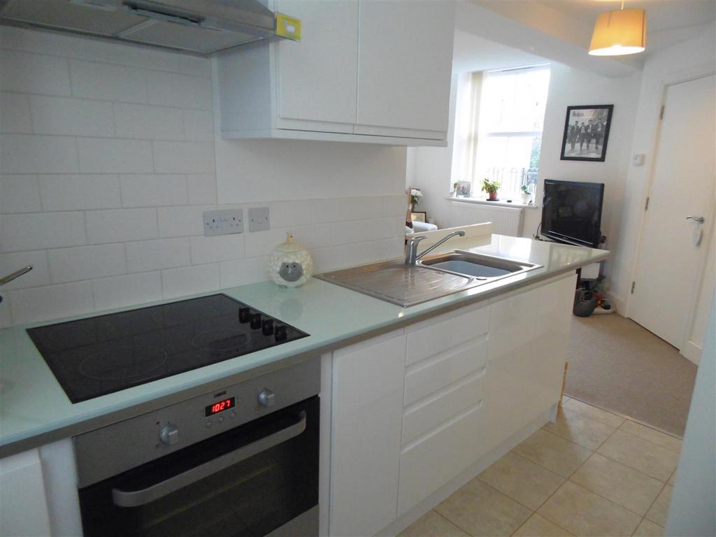 Fitted kitchen