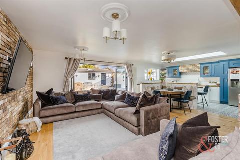 30 Cokeham Road, Sompting, Lancing, BN15 0AE