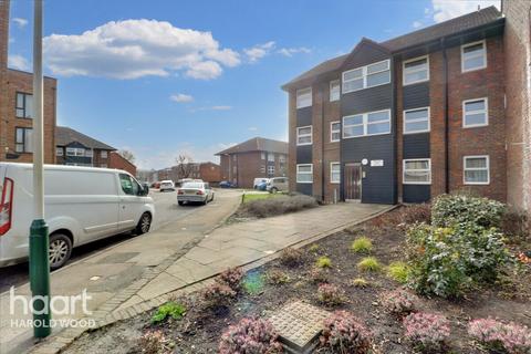 6 Veronica Close, Romford, RM3 8JN