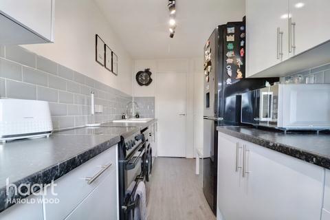 6 Veronica Close, Romford, RM3 8JN