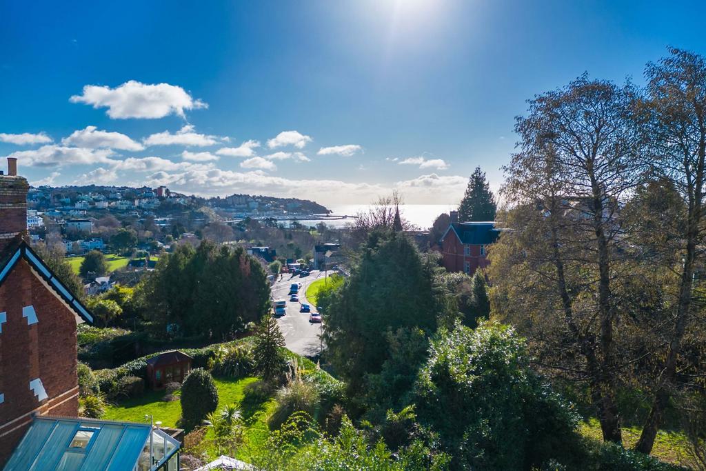 Ashfield Rise, Ruckamore Road... 2 bed apartment £235,000