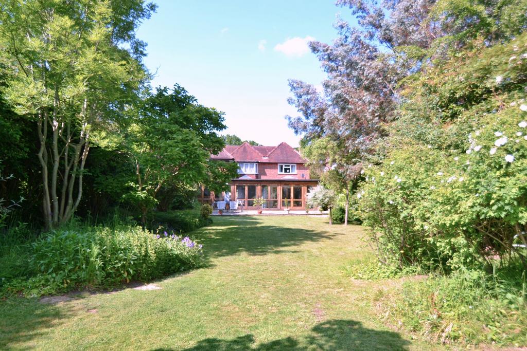 Longfield Drive, Amersham 5 bed detached house for sale £1,675,000